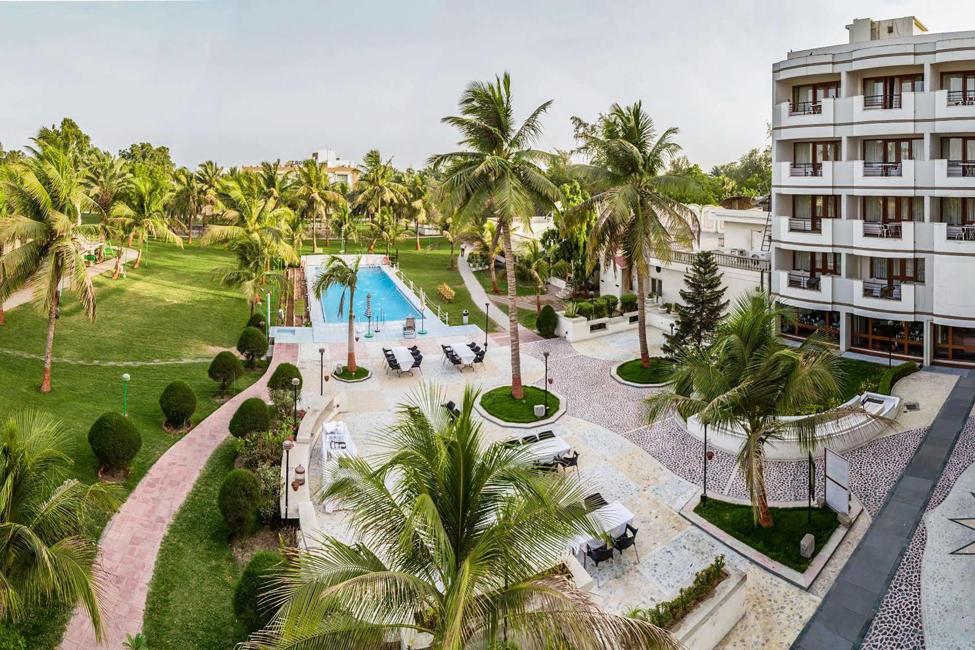 Quality Inn Palms Gāndhīdhām Eksteriør billede
