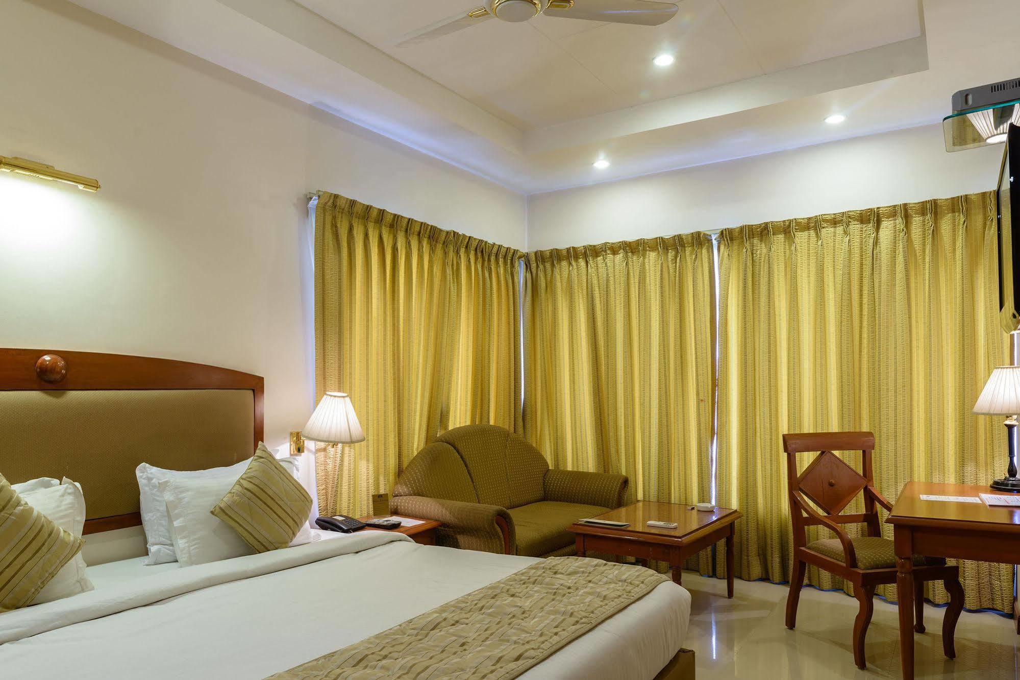 Quality Inn Palms Gāndhīdhām Eksteriør billede