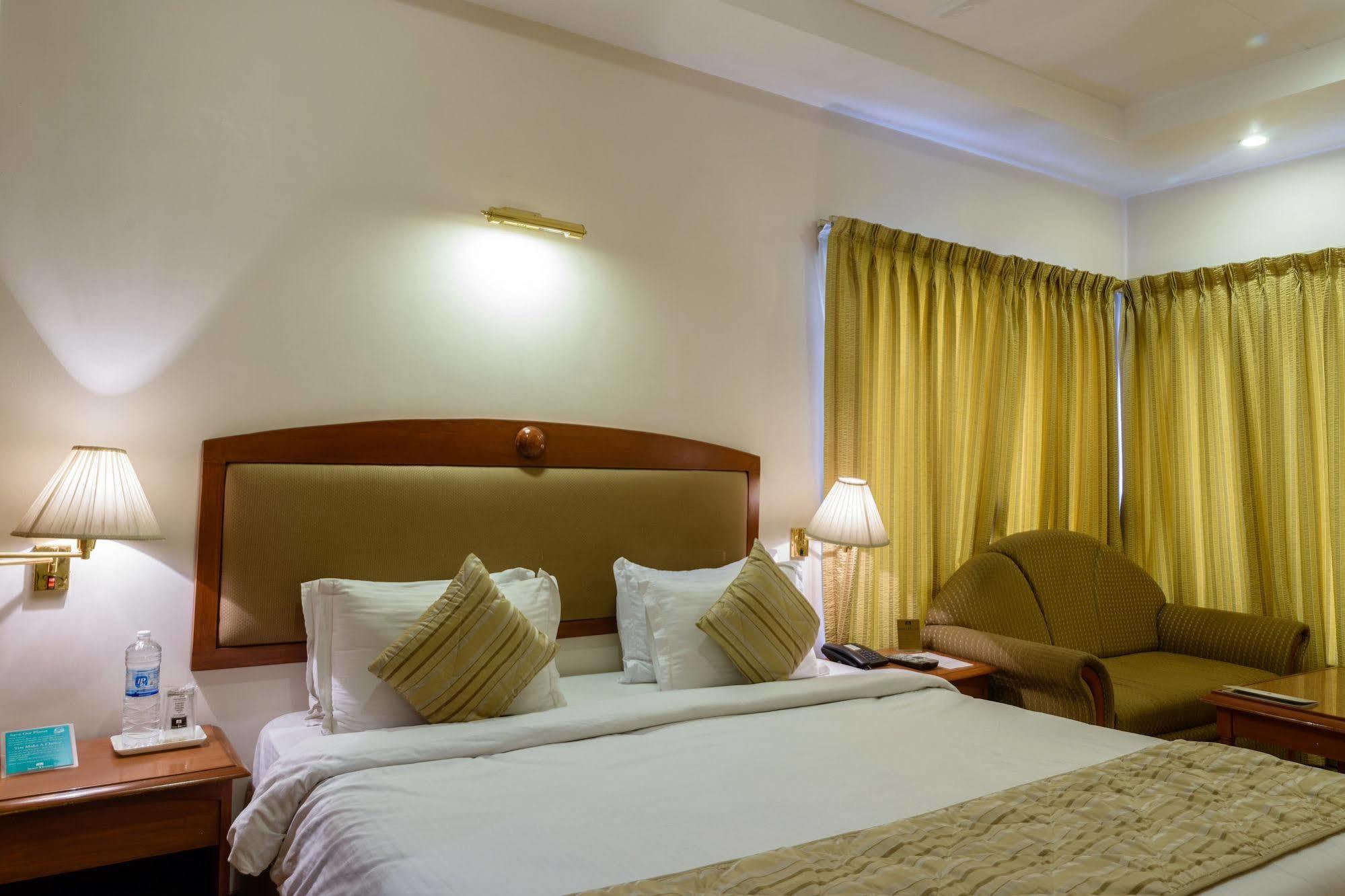 Quality Inn Palms Gāndhīdhām Eksteriør billede