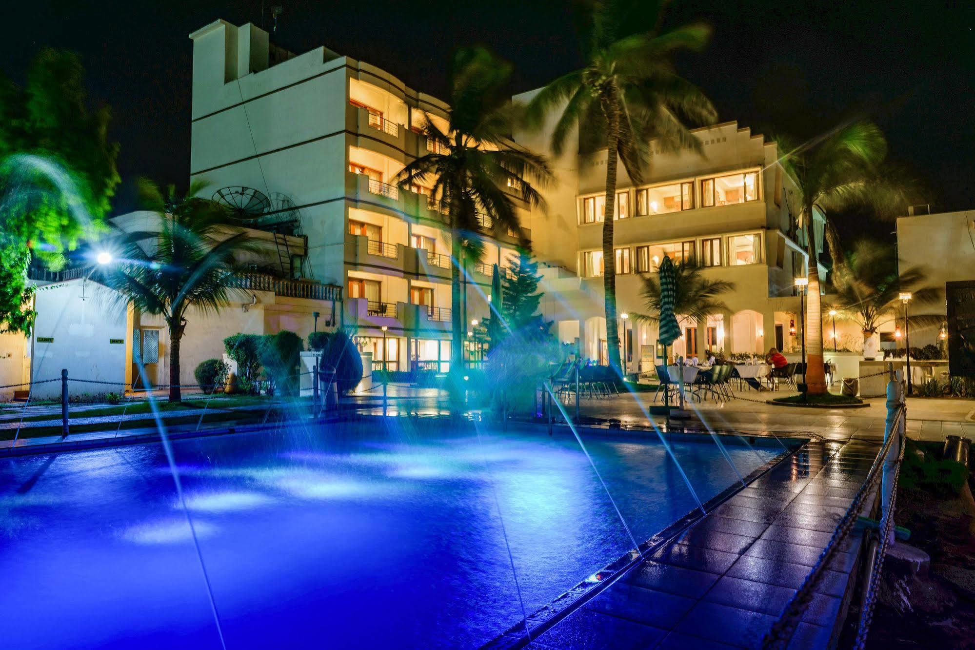 Quality Inn Palms Gāndhīdhām Eksteriør billede